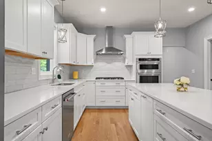 63 Locust St, Salisbury, MA 01952 - Photo 11