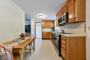 491 Maple St, Mansfield, MA 02048 - Photo 17