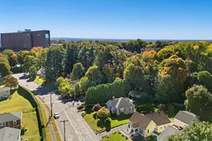 306 Cherry St, Holyoke, MA 01040 - Photo 25