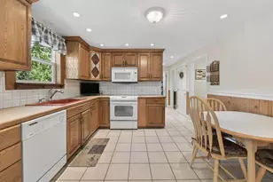 398 South St, Plainville, MA 02762 - Photo 7