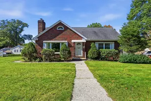 16 Holly Ct, Springfield, MA 01151 - Photo 1