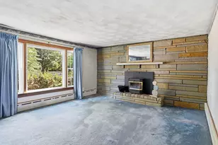 16 Holly Ct, Springfield, MA 01151 - Photo 3