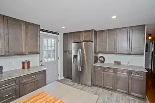107 Parenteau Dr, Chicopee, MA 01020 - Photo 15
