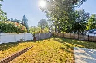107 Parenteau Dr, Chicopee, MA 01020 - Photo 37