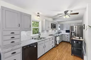 8 Guilford St, Worcester, MA 01606 - Photo 9