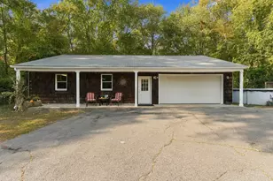 480 Hartford Ave E, Uxbridge, MA 01569 - Photo 3