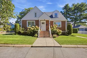5 Sargent Rd, Swampscott, MA 01907 - Photo 1