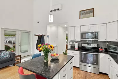 129 Hinckley St #129, Northampton, MA 01062 - Photo 3