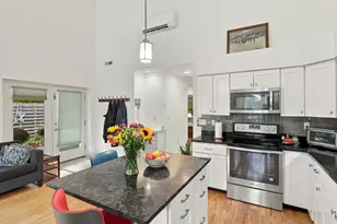 129 Hinckley St, Northampton, MA 01062 - Photo 3