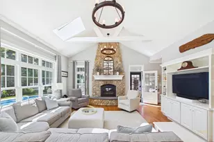 8 Park Pl, Mattapoisett, MA 02739 - Photo 11