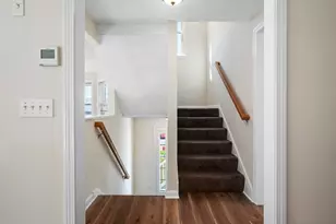 7 Snowberry Cir, Worcester, MA 01607 - Photo 3