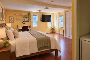 1343 Pleasant St, Worcester, MA 01602 - Photo 9