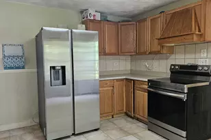 1343 Pleasant St, Worcester, MA 01602 - Photo 5