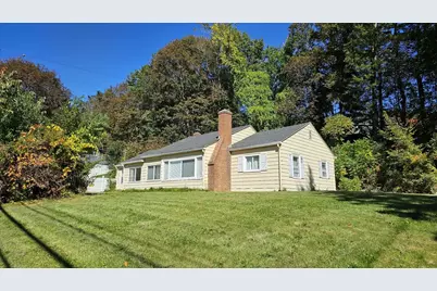 1343 Pleasant St, Worcester, MA 01602 - Photo 17