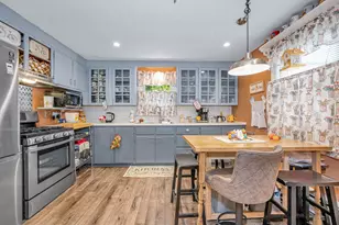 27 Legros St, Fitchburg, MA 01420 - Photo 5