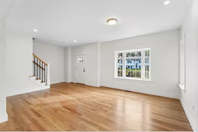 76 Valmor St, Worcester, MA 01604 - Photo 5