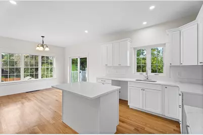 76 Valmor St, Worcester, MA 01604 - Photo 9