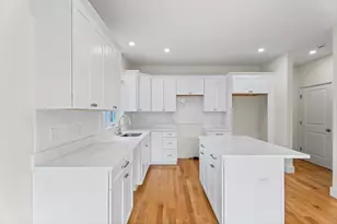 76 Valmor St, Worcester, MA 01604 - Photo 13