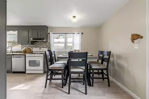 631 E Merrimack St, Lowell, MA 01852 - Photo 11