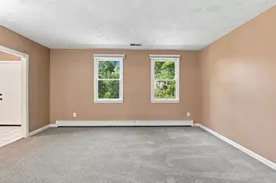 10 Kings Ln, Medway, MA 02053 - Photo 7