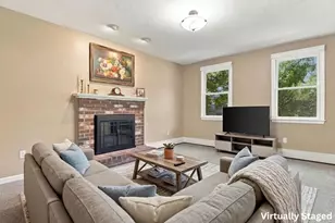 10 Kings Ln, Medway, MA 02053 - Photo 3