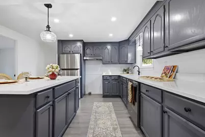 28 Vega St, Weymouth, MA 02188 - Photo 5