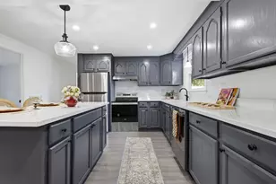 28 Vega St, Weymouth, MA 02188 - Photo 5