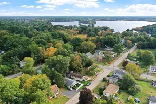 7 N Lakeview Rd, Norton, MA 02766 - Photo 3