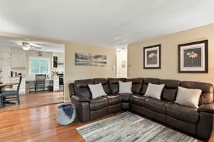 35 Jacqueline Rd, Waltham, MA 02452 - Photo 5