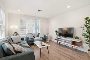149 Pleasant St, Marblehead, MA 01945 - Photo 3
