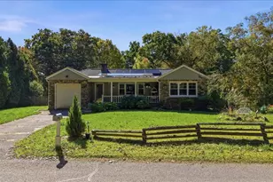 131 Henry St, Uxbridge, MA 01569 - Photo 1