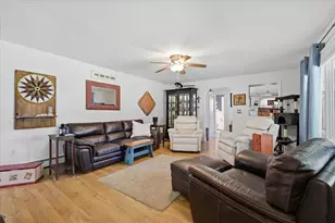 131 Henry St, Uxbridge, MA 01569 - Photo 9