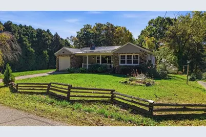 131 Henry St, Uxbridge, MA 01569 - Photo 3