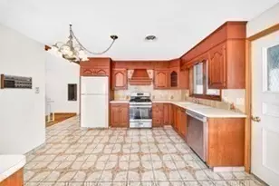 21 Annese Rd, Chelsea, MA 02150 - Photo 9