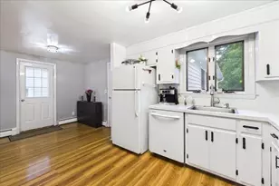 25 Oakview Cir, Medway, MA 02053 - Photo 15