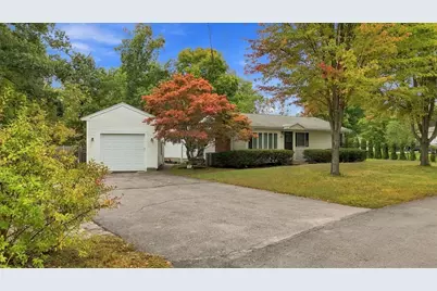 25 Oakview Cir, Medway, MA 02053 - Photo 3