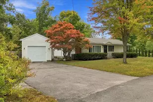 25 Oakview Cir, Medway, MA 02053 - Photo 3