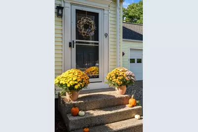 9 Pocahontas, Walpole, MA 02081 - Photo 3
