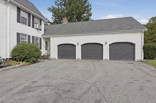 12 Exeter St, Marlborough, MA 01752 - Photo 3