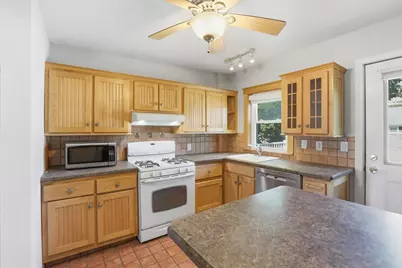 10 Parkway #2, Stoneham, MA 02180 - Photo 3