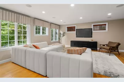 42 Sheridan Rd, Wellesley, MA 02481 - Photo 7