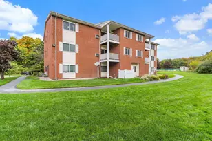 22 Dailey St, Attleboro, MA 02703 - Photo 3