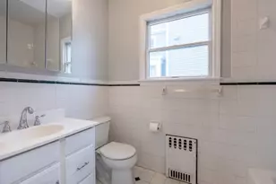 24 Elm St, Andover, MA 01810 - Photo 9