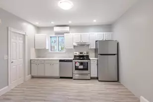 24 Elm St, Andover, MA 01810 - Photo 5