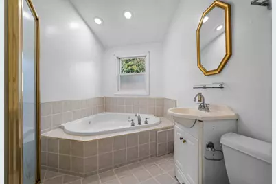 105 Freda Ln, Lowell, MA 01854 - Photo 17