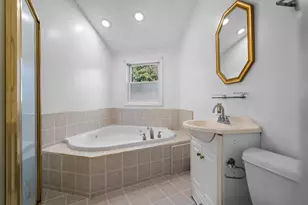 105 Freda Ln, Lowell, MA 01854 - Photo 17