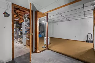 105 Freda Ln, Lowell, MA 01854 - Photo 29