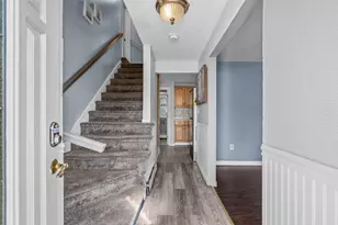 105 Freda Ln, Lowell, MA 01854 - Photo 3