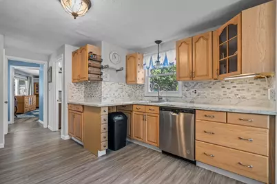 105 Freda Ln, Lowell, MA 01854 - Photo 9