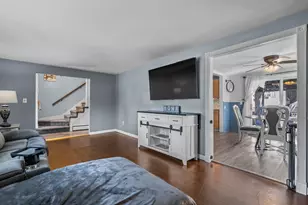 105 Freda Ln, Lowell, MA 01854 - Photo 5